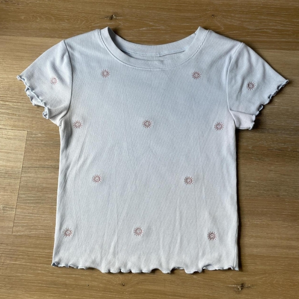 Arizona Jean Company Light Blue Crop Top with Pink Sun Pattern